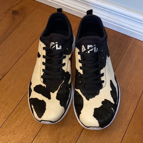 APL Iconic Phantom Black / White / Cow Running Shoes - Picture 2 of 10